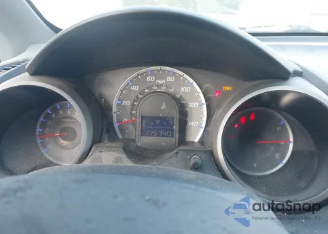 2010 Honda Fit z USA, uszkodzony, nr VIN JHMGE8H27AC027117